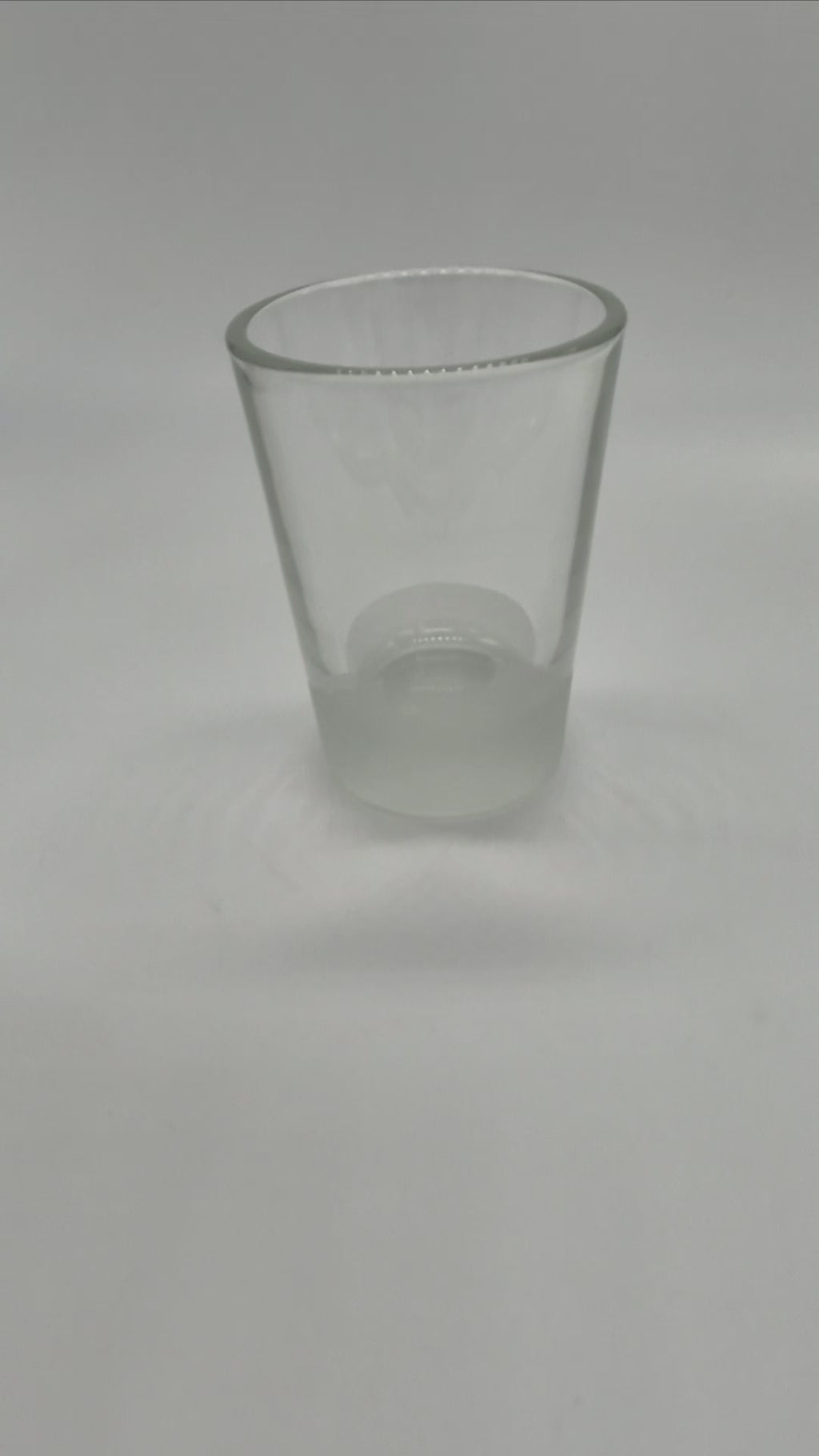 Unser Wasserglas mit handgraviertem Watzmann